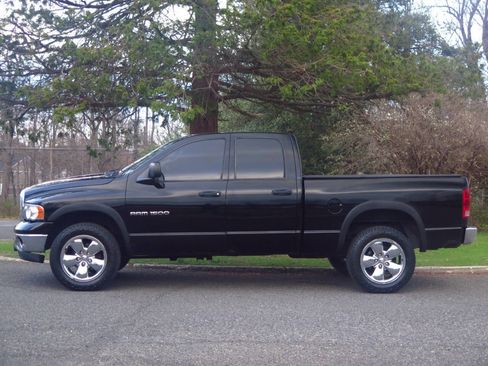 Used 2005 Dodge Ram 1500 Truck SLT image 2