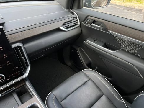 Used 2024 GMC Acadia Denali w/ LPO, Floor Liner Package AWD/4WD image 28