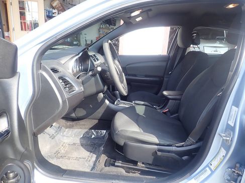Used 2013 Dodge Avenger SE FWD image 7