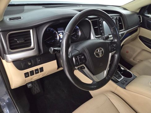 Used 2015 Toyota Highlander Limited AWD/4WD image 18