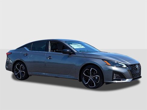 New 2025 Nissan Altima 2.5 SR w/ SR Premium Package image 7