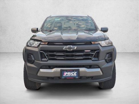 Used 2023 Chevrolet Colorado Trail Boss w/ LPO, Dark Essentials Package AWD/4WD image 2