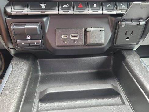 Used 2022 GMC Sierra 2500 AT4 AWD/4WD image 46
