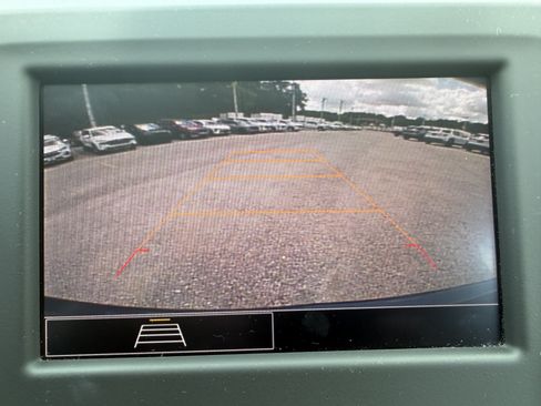Used 2024 Chevrolet Equinox LT FWD image 18