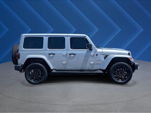 Used 2023 Jeep Wrangler Unlimited Sahara AWD/4WD image 2