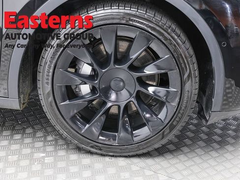 Used 2021 Tesla Model Y Long Range AWD/4WD image 25