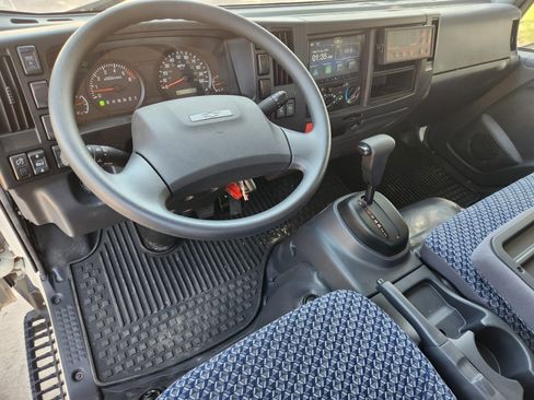 New 2024 Chevrolet Low Cab Forward image 28