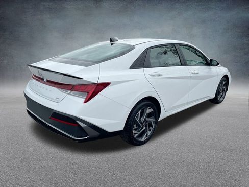 New 2025 Hyundai Elantra SEL image 31
