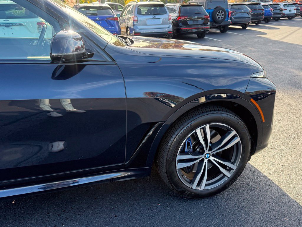 Used 2024 BMW X7 xDrive40i w/ M Sport Package AWD/4WD image 10