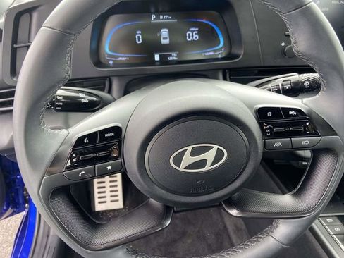 Certified 2025 Hyundai Elantra Sport image 18