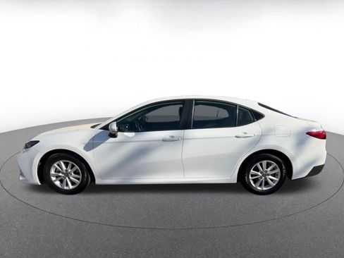 Used 2025 Toyota Camry LE image 9