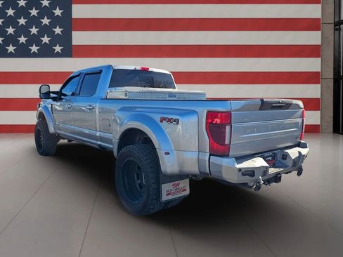 Used 2022 Ford F450 Platinum w/ FX4 Off-Road Package image 5