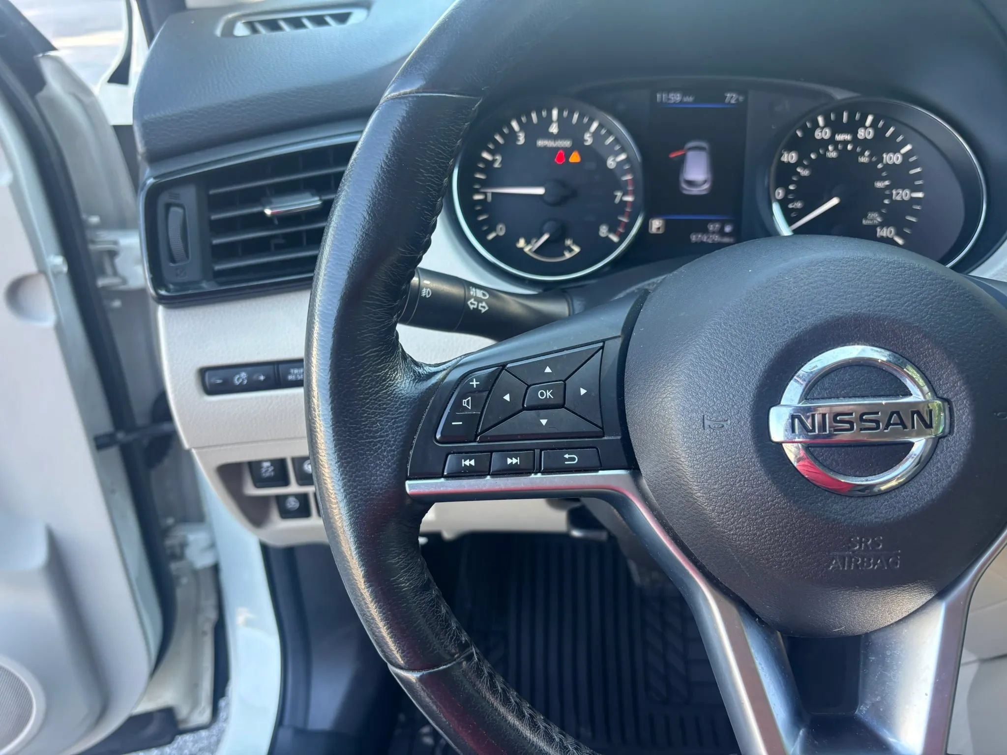 Used 2019 Nissan Rogue Sport SV w/ Technology Package AWD/4WD image 11