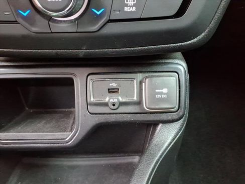 Used 2018 Jeep Renegade Altitude w/ Safety & Security Group image 19