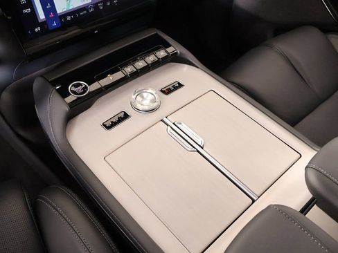 New 2025 Lincoln Navigator Reserve w/ Jet Appearance Package image 9