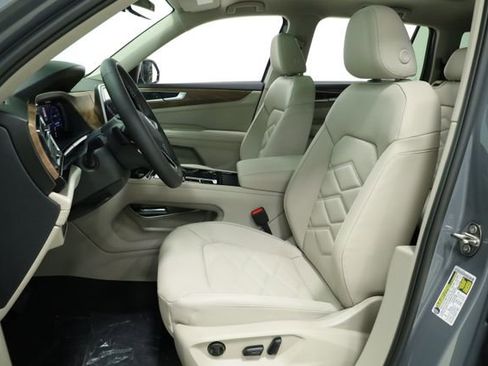 New 2026 Volkswagen Atlas SE FWD image 30