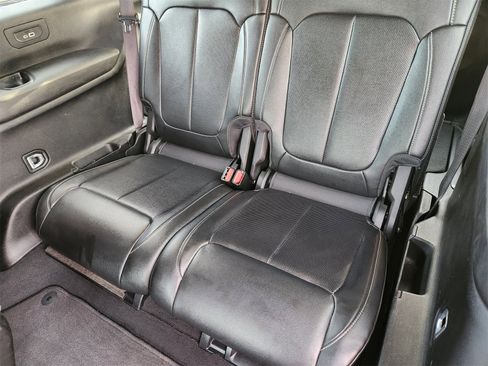 Used 2024 Jeep Grand Cherokee L Limited w/ Luxury Tech Group II image 38