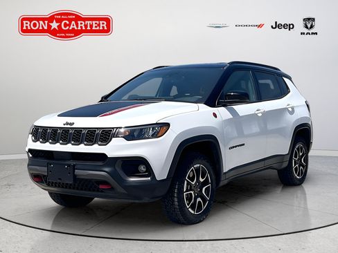 Used 2026 Jeep Compass Trailhawk AWD/4WD image 3