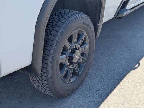 Used 2024 GMC Sierra 3500 AT4 w/ AT4 Premium Plus Package image 12