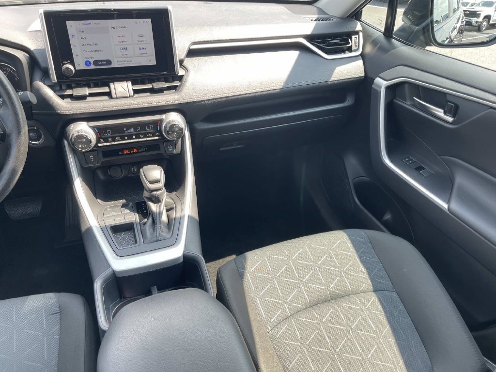 Used 2025 Toyota RAV4 XLE FWD image 14