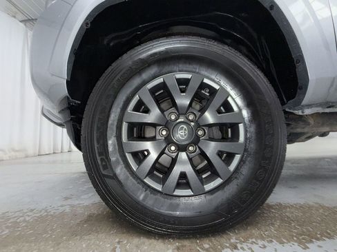 Used 2023 Toyota Tacoma SR5 AWD/4WD image 15