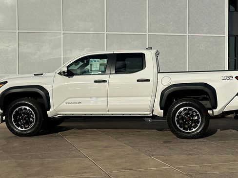 Used 2024 Toyota Tacoma TRD Off-Road image 7