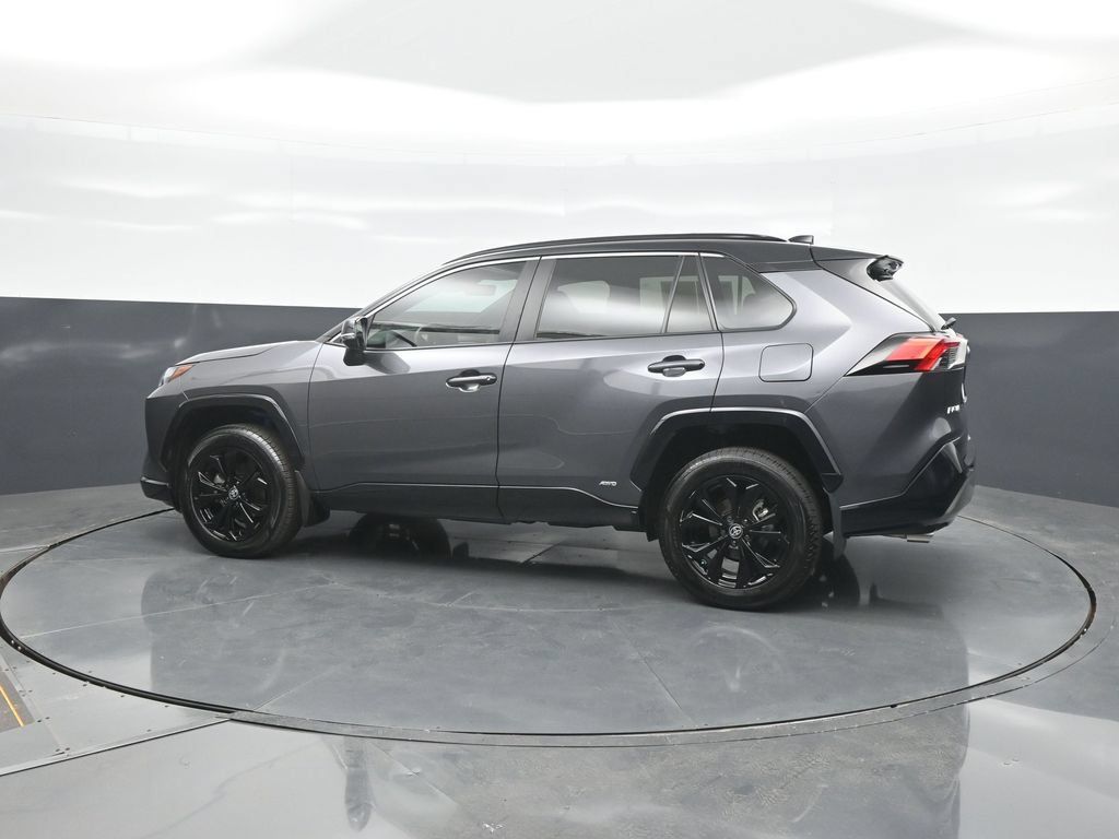 Used 2024 Toyota RAV4 XSE AWD/4WD image 4