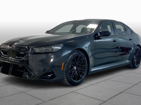 Certified 2025 BMW M5 w/ Executive Package image 2