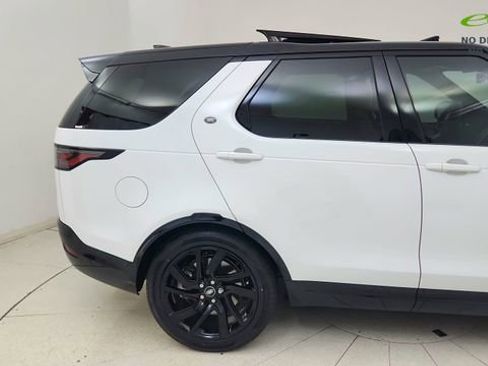 Used 2023 Land Rover Discovery HSE R-Dynamic AWD/4WD image 7