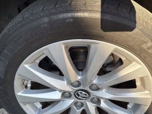 Used 2018 Toyota Camry LE image 29