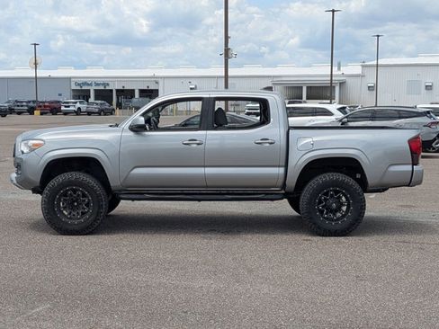 Used 2020 Toyota Tacoma SR w/ SR Convenience Package RWD image 8