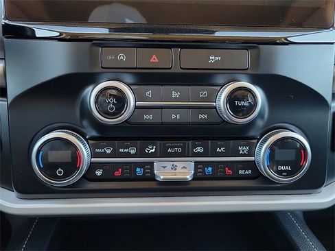 Used 2024 Ford Expedition XLT image 15