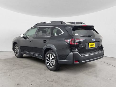 Certified 2025 Subaru Outback Premium AWD/4WD image 3