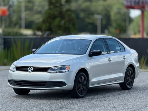 Used 2011 Volkswagen Jetta S FWD image 6