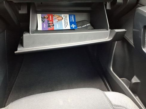 Used 2024 Nissan Pathfinder SV image 15