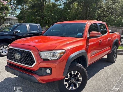 Used 2018 Toyota Tacoma TRD Off-Road image 1
