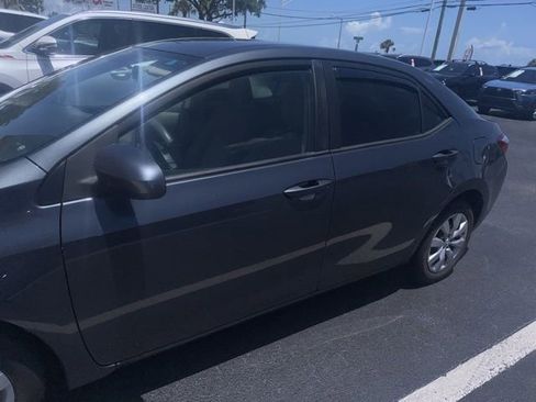 Used 2015 Toyota Corolla LE FWD image 2