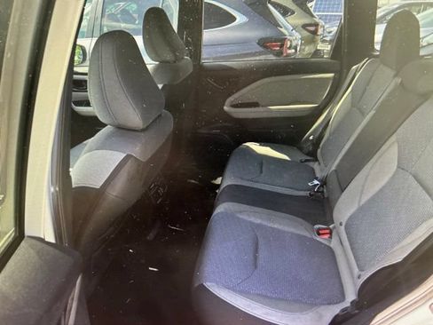 Used 2025 Subaru Forester Premium AWD/4WD image 6