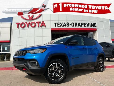 Used 2025 Jeep Compass Trailhawk w/ Trailer Tow Group image 1