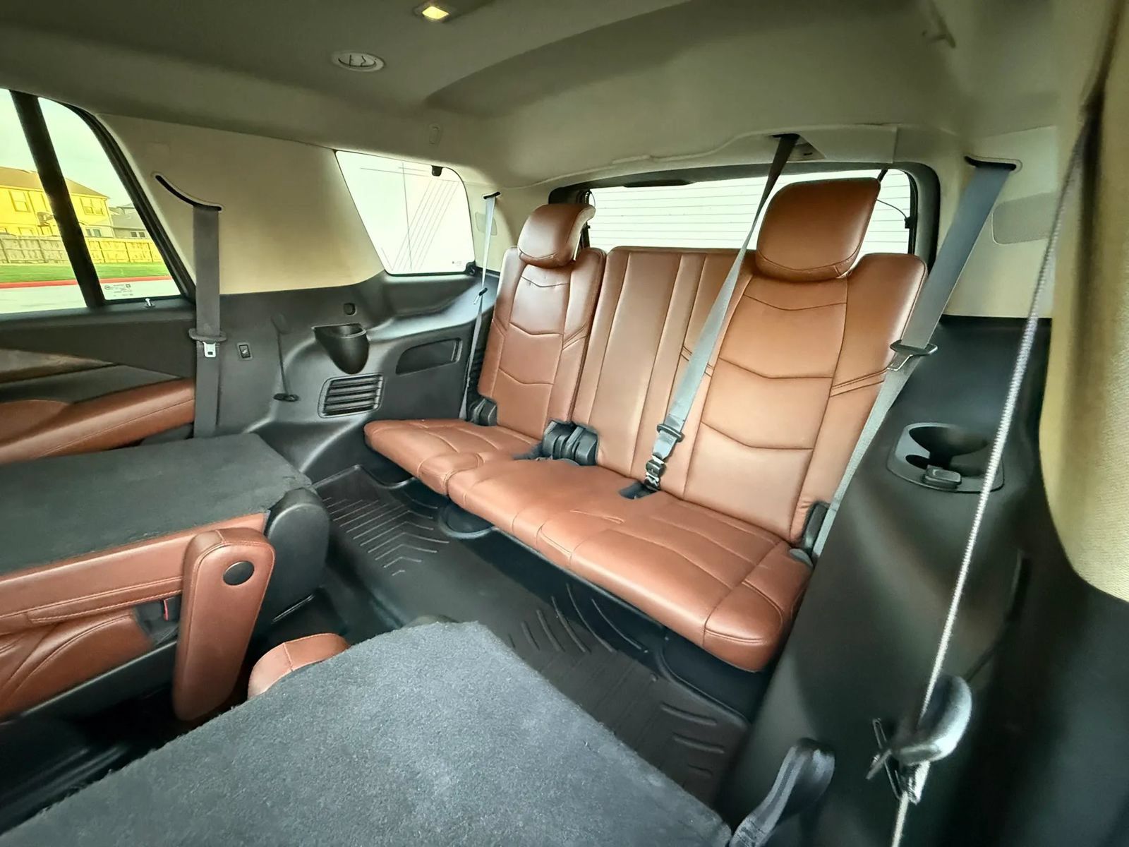 Used 2016 Cadillac Escalade Luxury AWD/4WD image 16