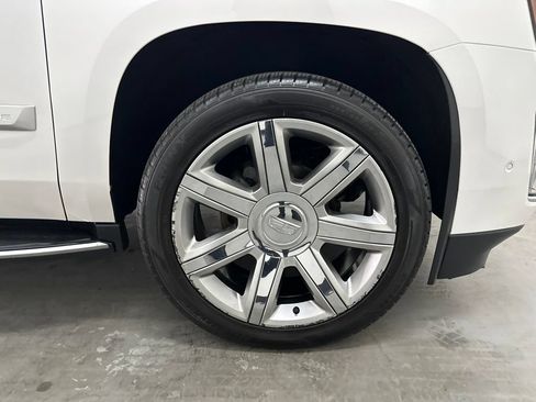 Used 2019 Cadillac Escalade Luxury AWD/4WD image 65