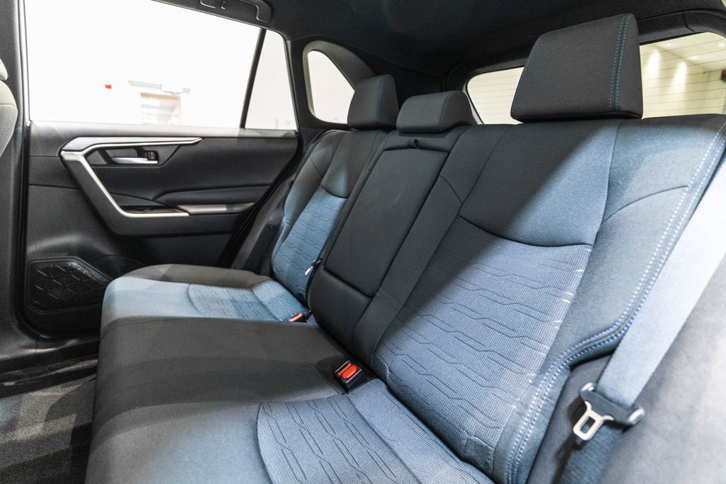 Certified 2025 Toyota RAV4 SE AWD/4WD image 30