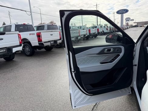 New 2026 Ford Explorer Platinum w/ LUX Leather Package image 12