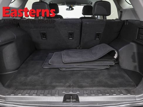 Used 2023 GMC Terrain SLE w/ Driver Convenience Package AWD/4WD image 9