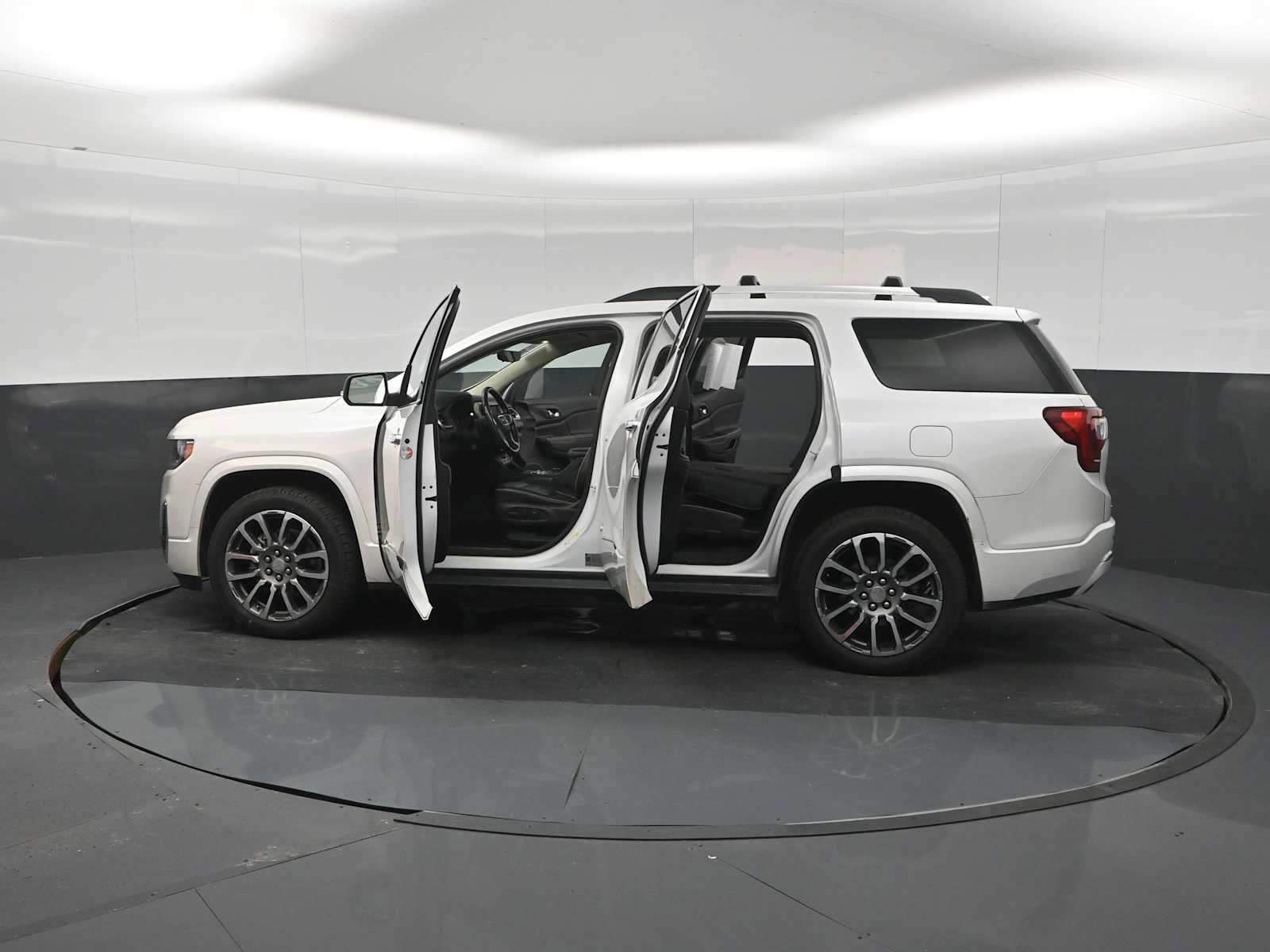 Used 2022 GMC Acadia Denali w/ Denali Ultimate Package AWD/4WD image 28