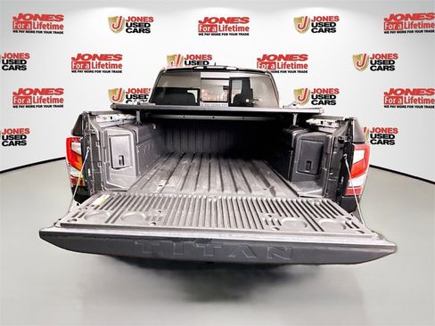 Certified 2023 Nissan Titan Platinum Reserve w/ Moonroof Package image 32
