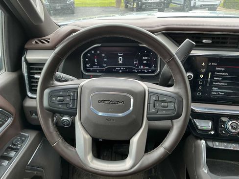 Used 2025 GMC Sierra 2500 Denali w/ Denali Reserve Package AWD/4WD image 8