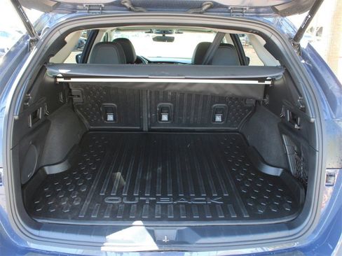 Used 2025 Subaru Outback Onyx Edition image 12