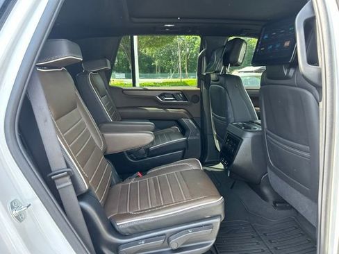 Used 2025 GMC Yukon Denali Ultimate AWD/4WD image 21