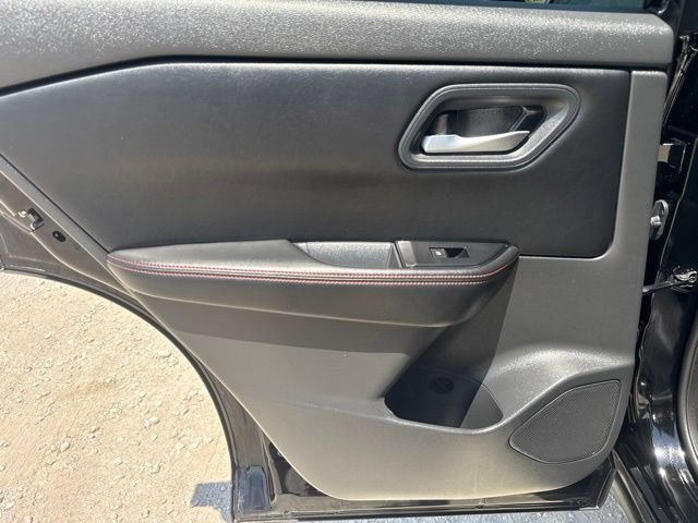 Used 2025 Nissan Rogue SV AWD/4WD image 24